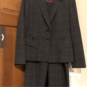 Kasper 2 piece pant suit size 16